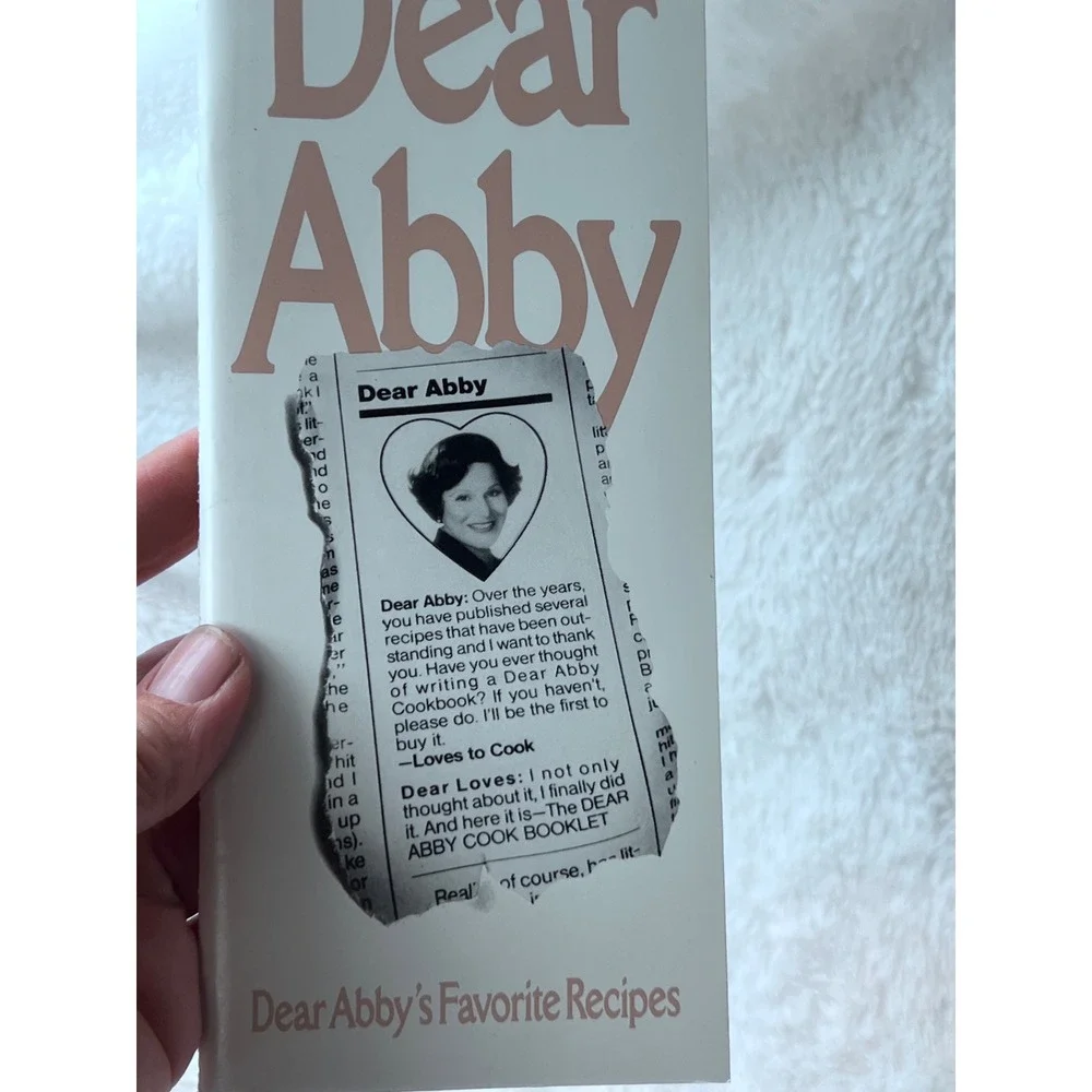 Vintage Unisex Dear Abby Favorite Recipes Cookbook Booklet OS White 1987